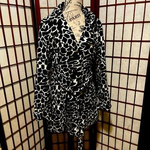 Giraffe print dress jacket black  and white
